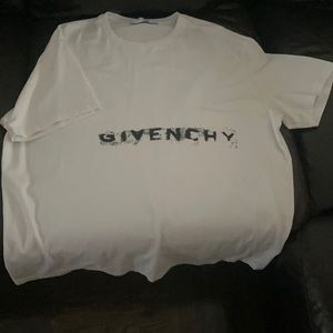 Men’s Givenchy T shirt.